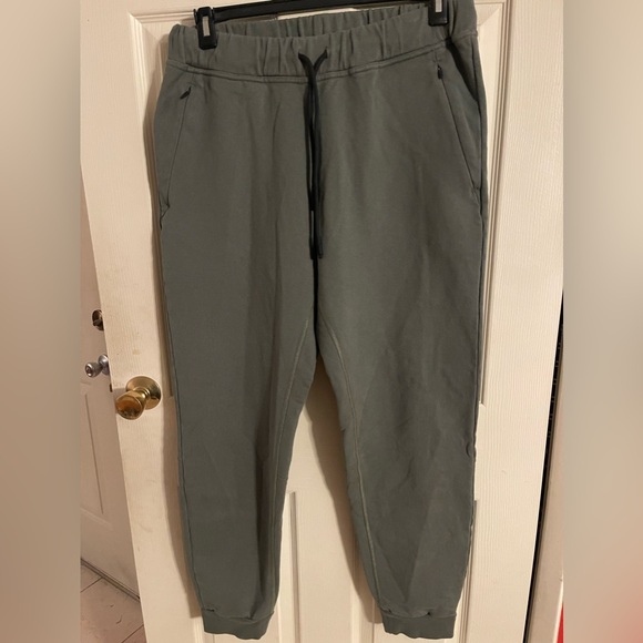 Vollebak sweatpants men’s size large green made in Portugal